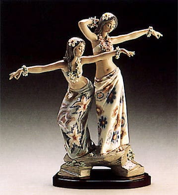 Tahitian Dancing Girls