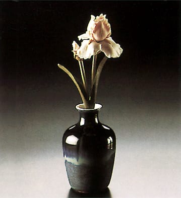 Small Vase w/Iris Lladró