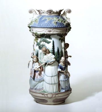 LADIES IN THE GARDEN VASE Lladró