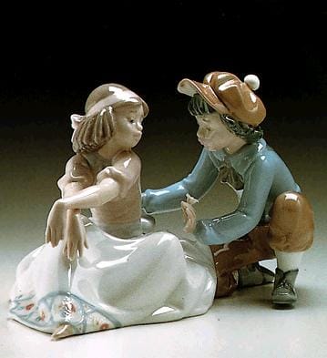 Puppy Love Lladro - 01011127 - Children Lladro Figurines