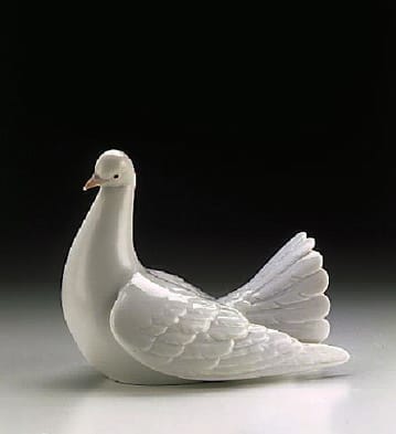 Proud Dove Lladró