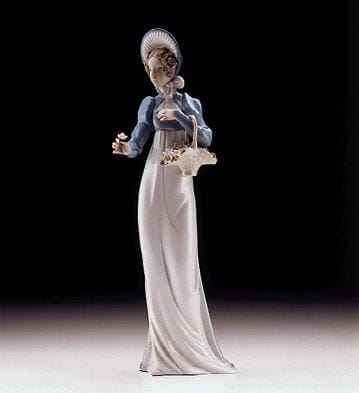 Lost in Dreams Lladro - 01006313 - Women Lladro Figurines Lost in Dreams Lladro - 01006313 - Women Lladro Figurines