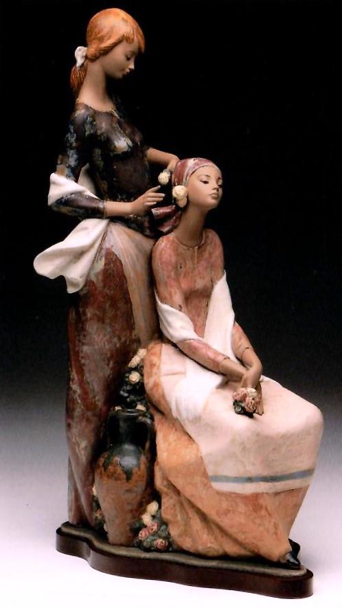 A New Hairdo Lladro - 01012070 - Women Lladro Figurines & Collectibles
