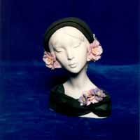 Girl's Head w/Shawl (Matte) Lladró
